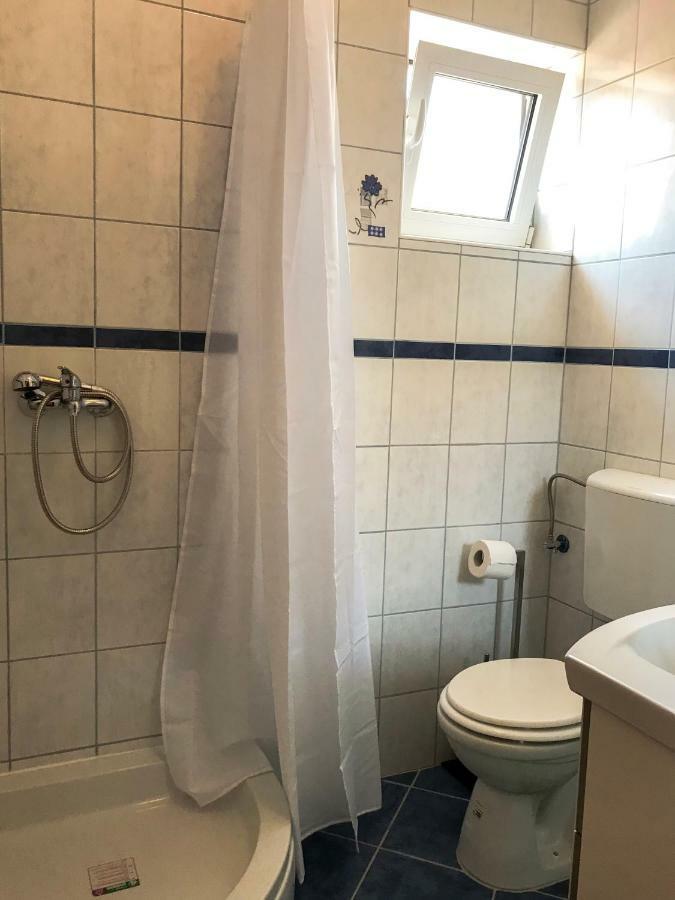 Mr. Hall Apartments Barbat na Rabu 外观 照片