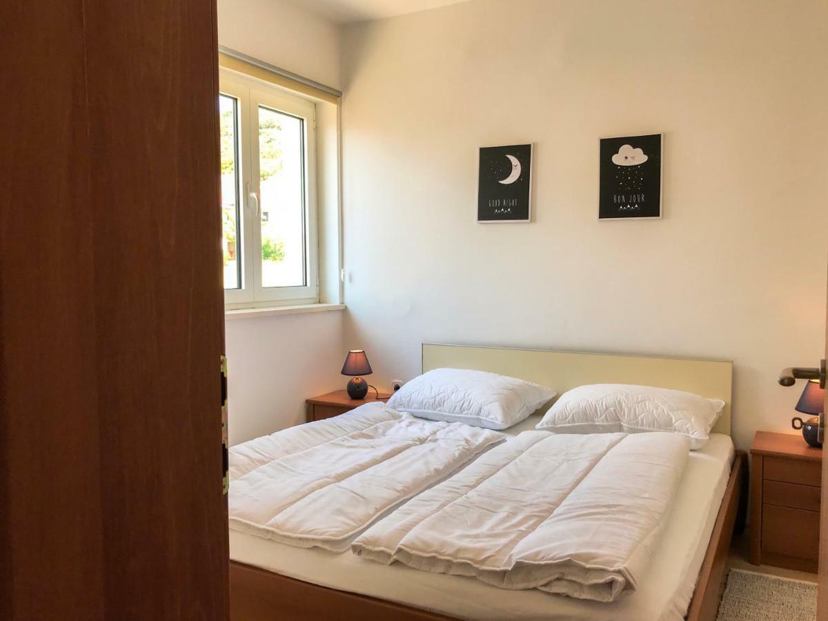 Mr. Hall Apartments Barbat na Rabu 外观 照片
